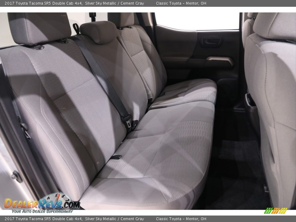 2017 Toyota Tacoma SR5 Double Cab 4x4 Silver Sky Metallic / Cement Gray Photo #15