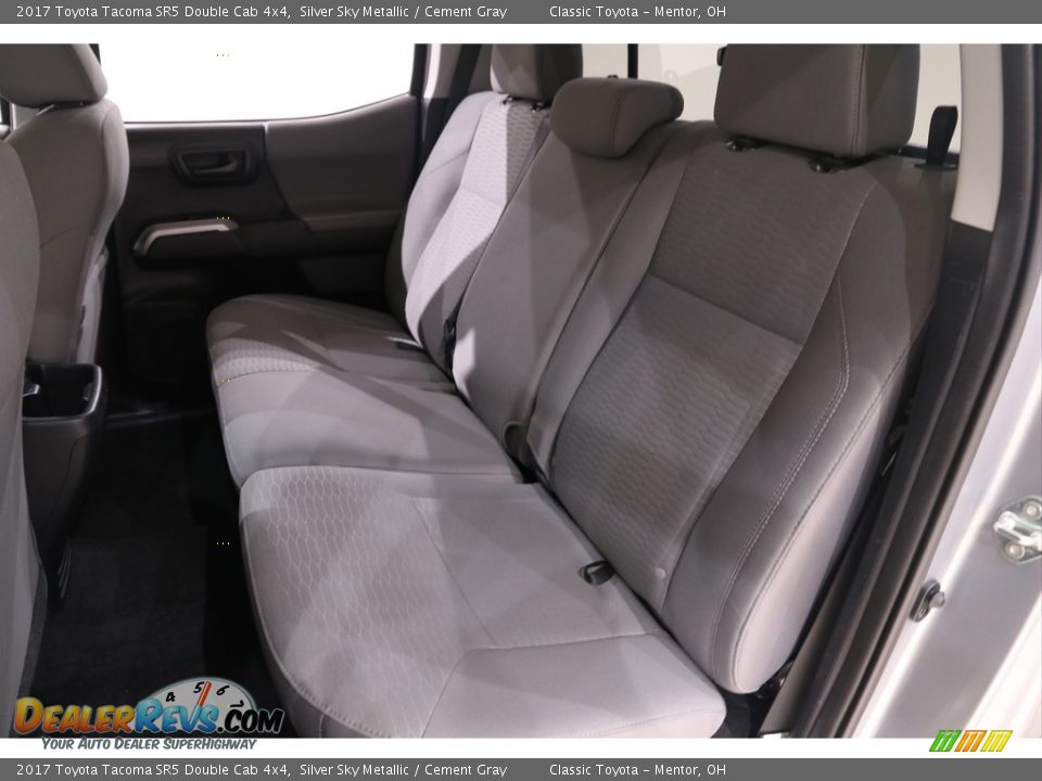 2017 Toyota Tacoma SR5 Double Cab 4x4 Silver Sky Metallic / Cement Gray Photo #16