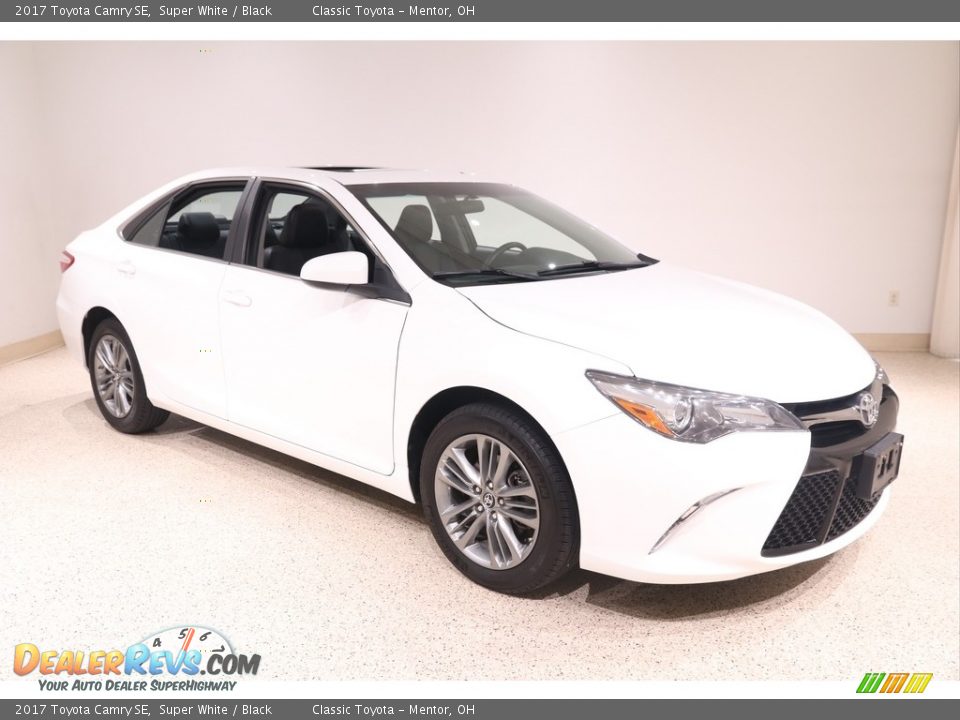 2017 Toyota Camry SE Super White / Black Photo #1
