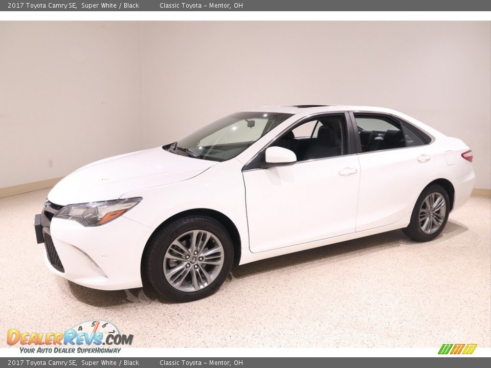 2017 Toyota Camry SE Super White / Black Photo #3