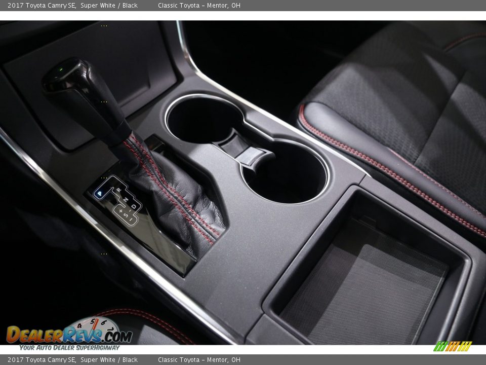 2017 Toyota Camry SE Super White / Black Photo #14