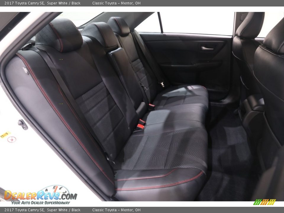 2017 Toyota Camry SE Super White / Black Photo #16