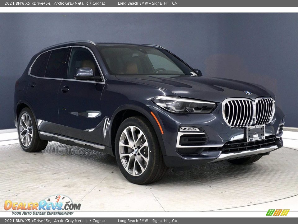 Front 3/4 View of 2021 BMW X5 xDrive45e Photo #19