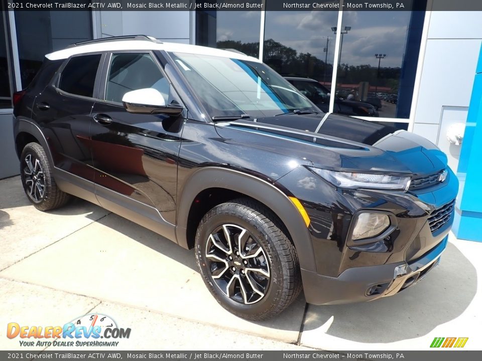 Front 3/4 View of 2021 Chevrolet TrailBlazer ACTIV AWD Photo #6