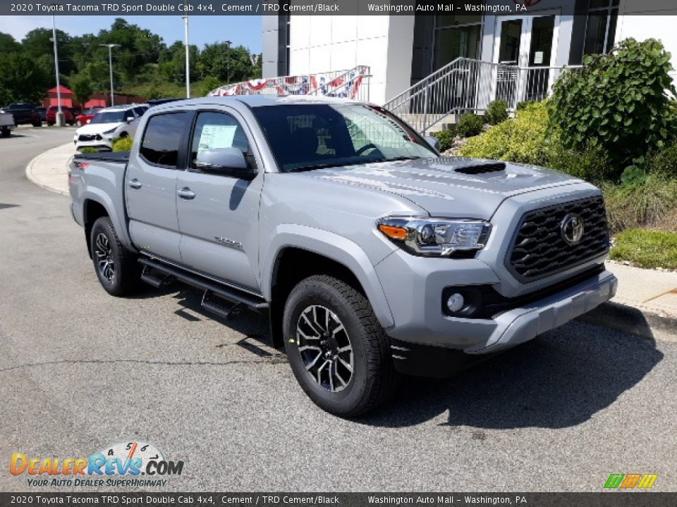 Front 3/4 View of 2020 Toyota Tacoma TRD Sport Double Cab 4x4 Photo #34