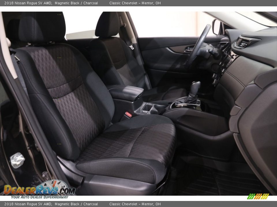 2018 Nissan Rogue SV AWD Magnetic Black / Charcoal Photo #15
