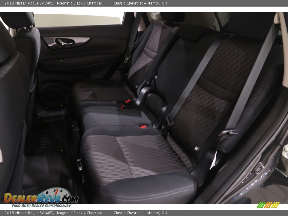 2018 Nissan Rogue SV AWD Magnetic Black / Charcoal Photo #17