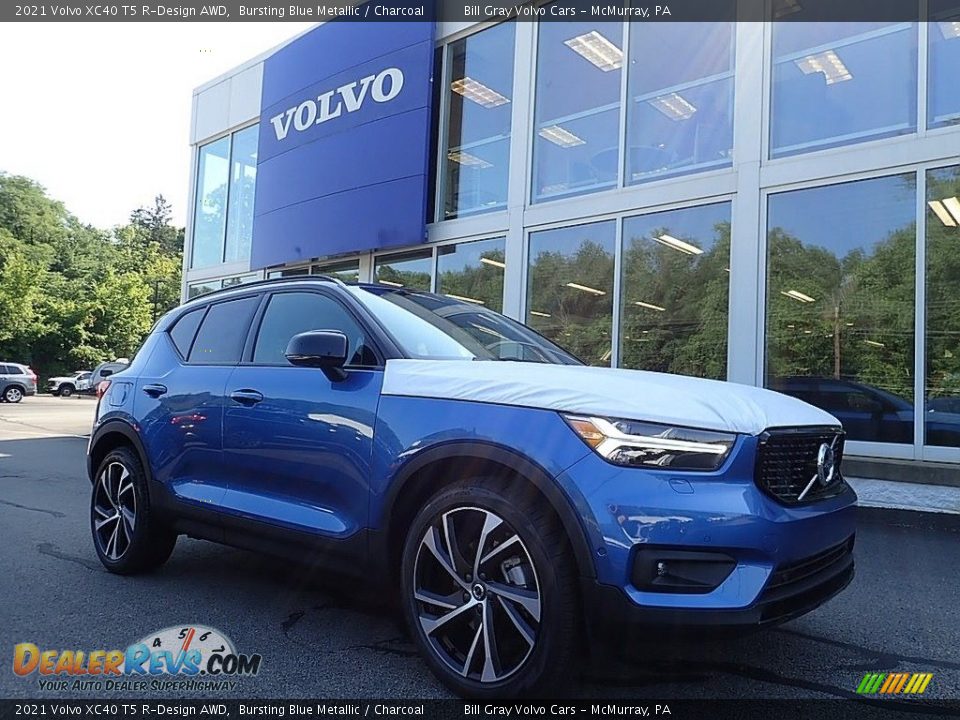 Front 3/4 View of 2021 Volvo XC40 T5 R-Design AWD Photo #1