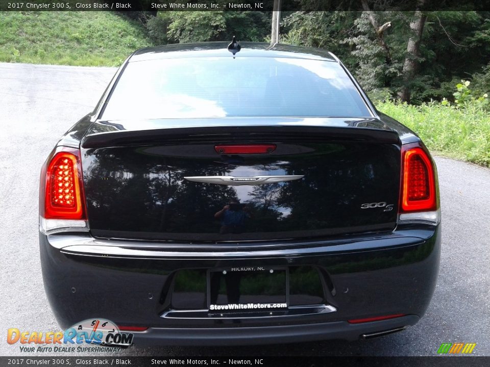2017 Chrysler 300 S Gloss Black / Black Photo #7