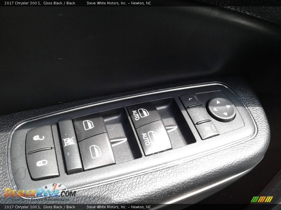 2017 Chrysler 300 S Gloss Black / Black Photo #12