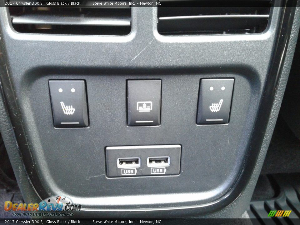 2017 Chrysler 300 S Gloss Black / Black Photo #14