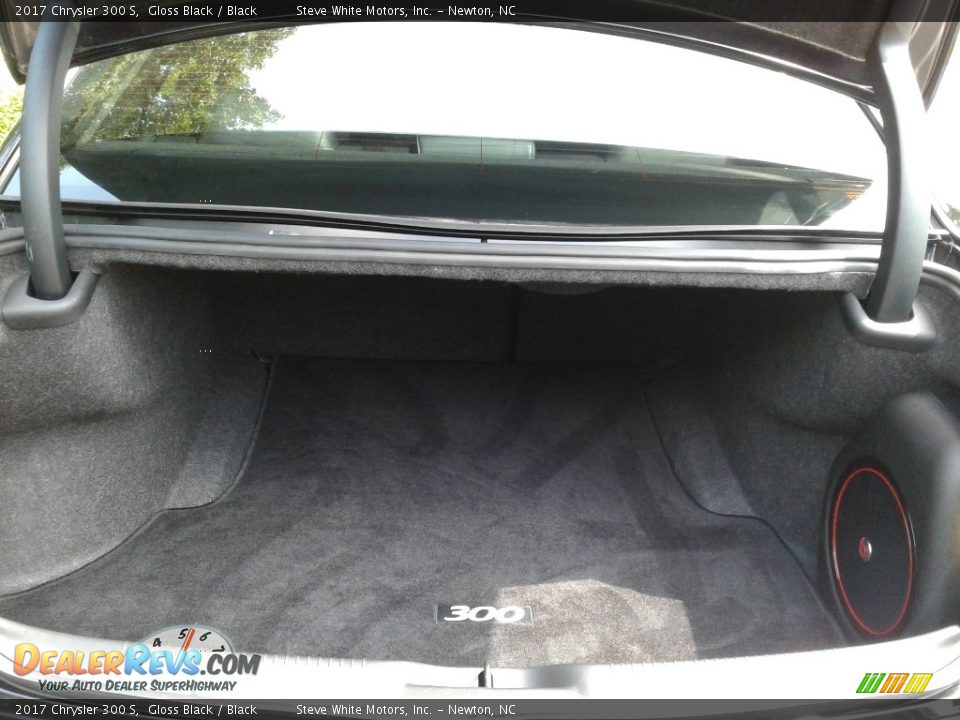 2017 Chrysler 300 S Gloss Black / Black Photo #15