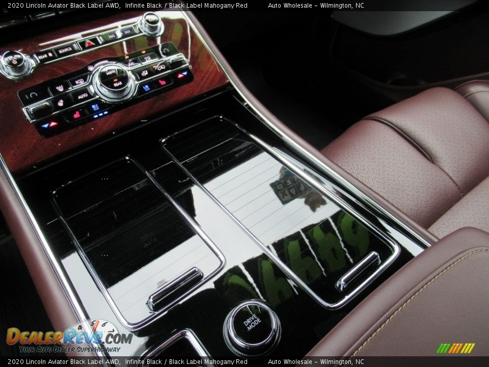 Controls of 2020 Lincoln Aviator Black Label AWD Photo #19