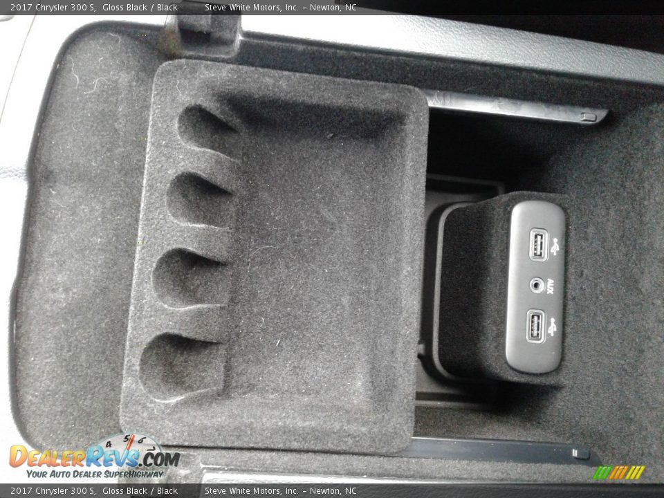 2017 Chrysler 300 S Gloss Black / Black Photo #30