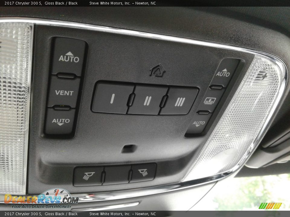 2017 Chrysler 300 S Gloss Black / Black Photo #31