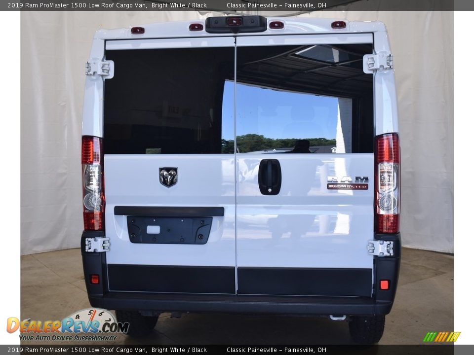 2019 Ram ProMaster 1500 Low Roof Cargo Van Bright White / Black Photo #3