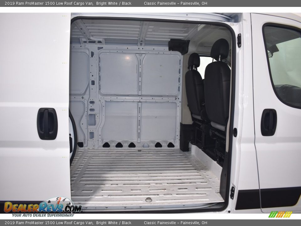 2019 Ram ProMaster 1500 Low Roof Cargo Van Bright White / Black Photo #8