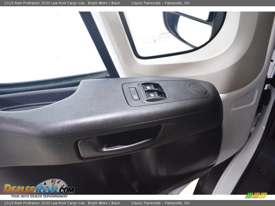 2019 Ram ProMaster 1500 Low Roof Cargo Van Bright White / Black Photo #9