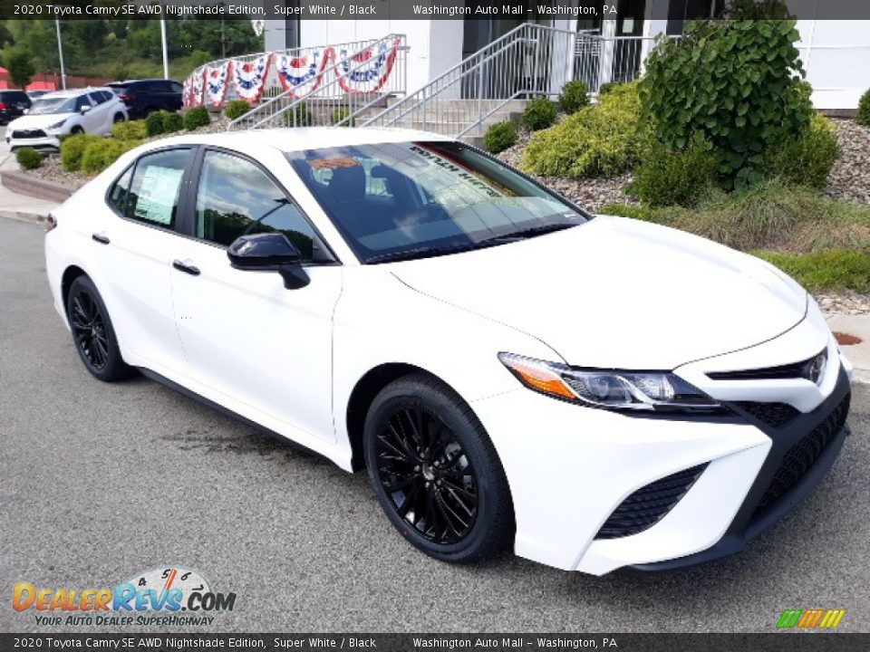 Front 3/4 View of 2020 Toyota Camry SE AWD Nightshade Edition Photo #4