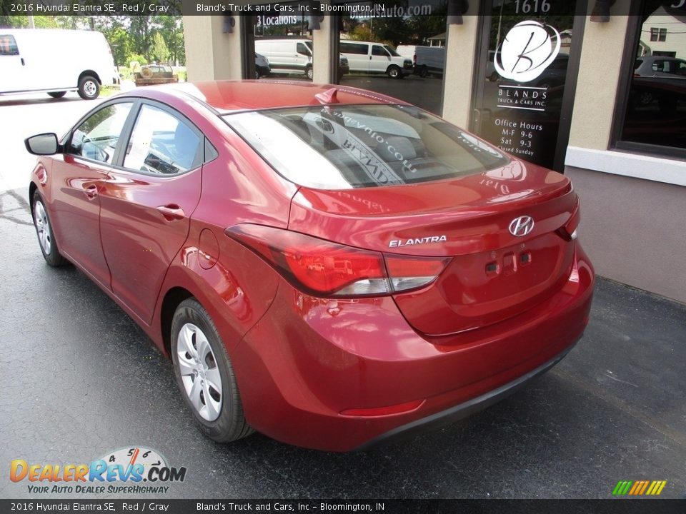 2016 Hyundai Elantra SE Red / Gray Photo #3