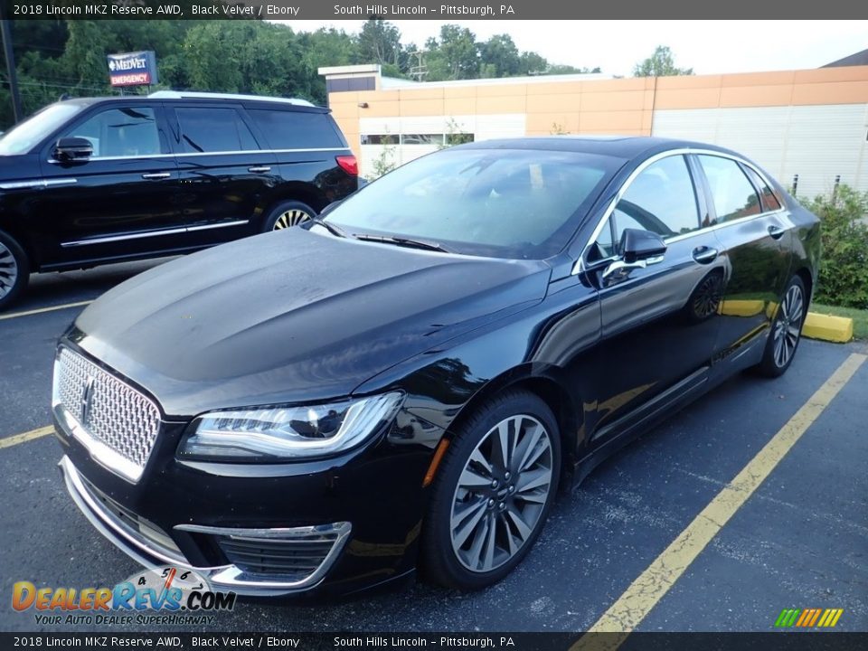 Front 3/4 View of 2018 Lincoln MKZ Reserve AWD Photo #1