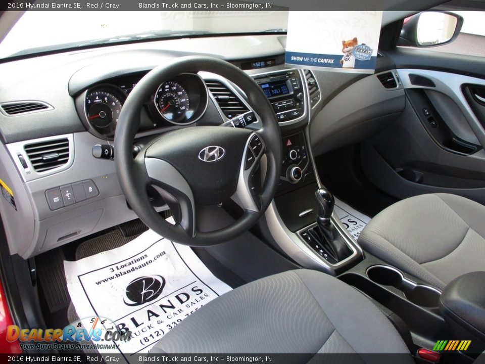 2016 Hyundai Elantra SE Red / Gray Photo #6