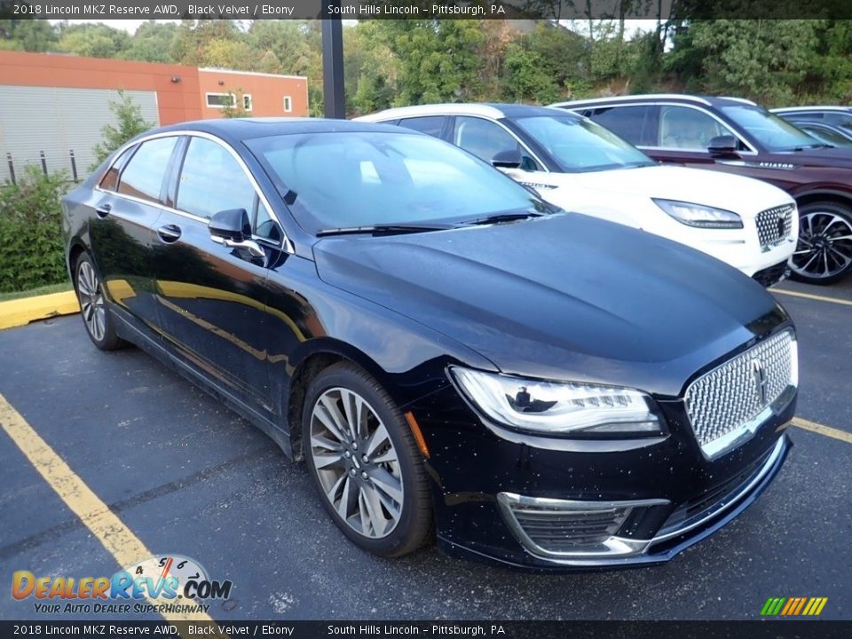 Front 3/4 View of 2018 Lincoln MKZ Reserve AWD Photo #4