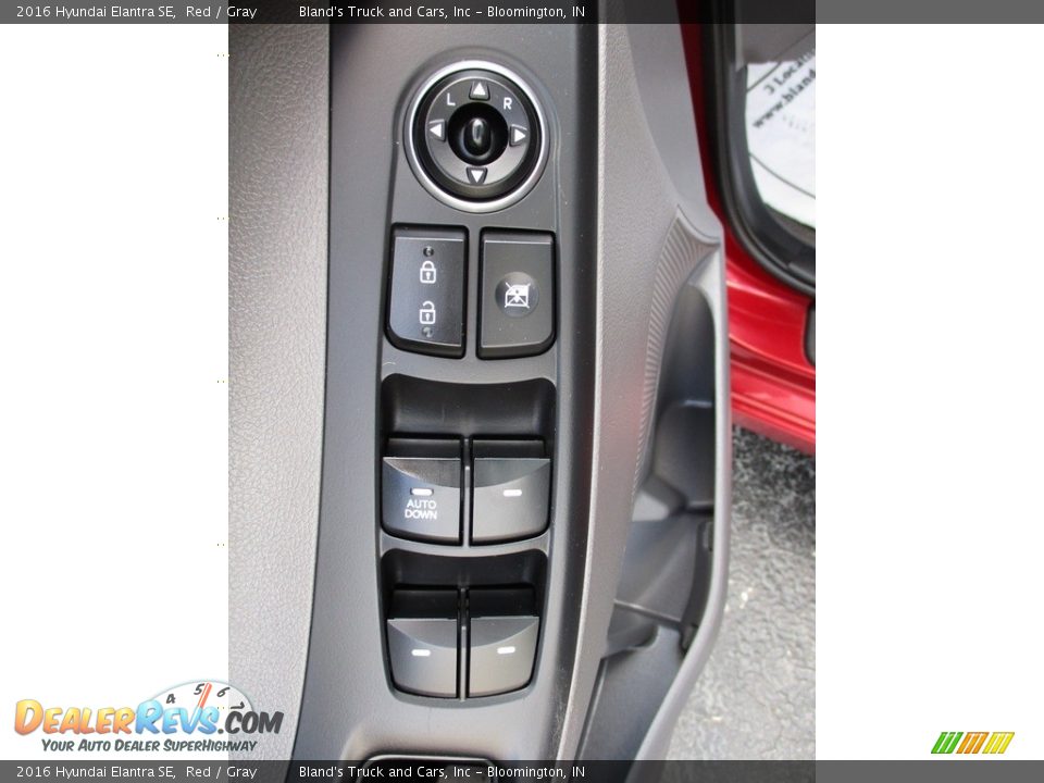 2016 Hyundai Elantra SE Red / Gray Photo #9