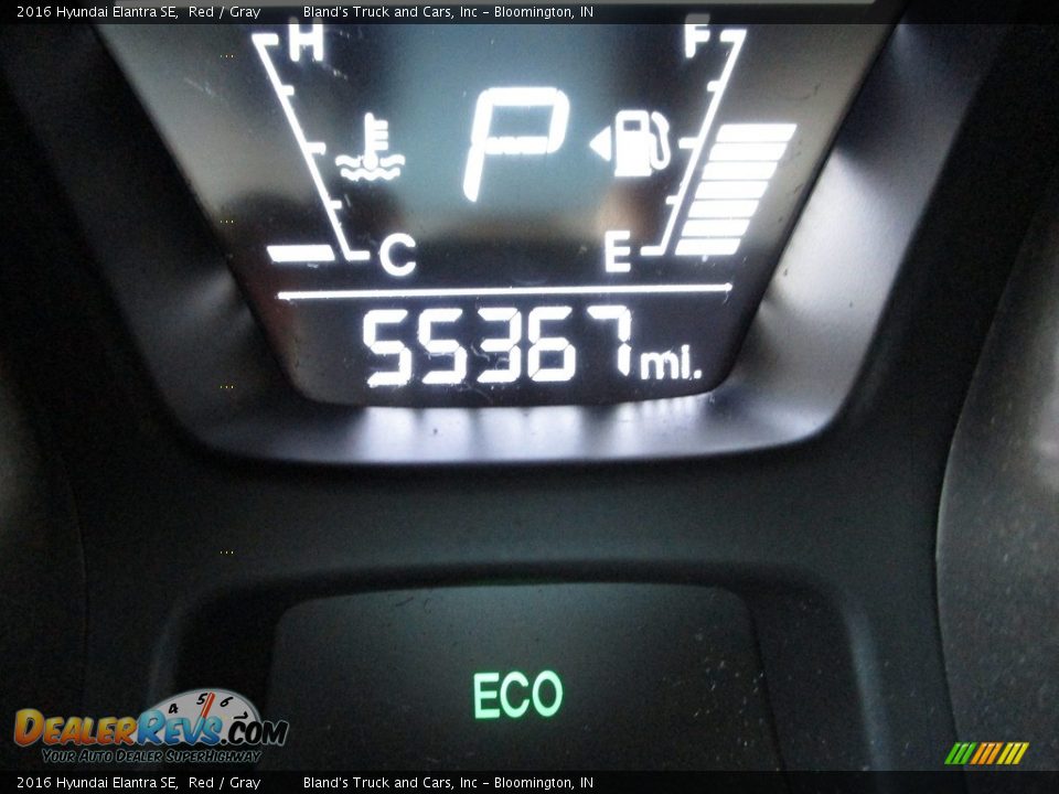 2016 Hyundai Elantra SE Red / Gray Photo #13