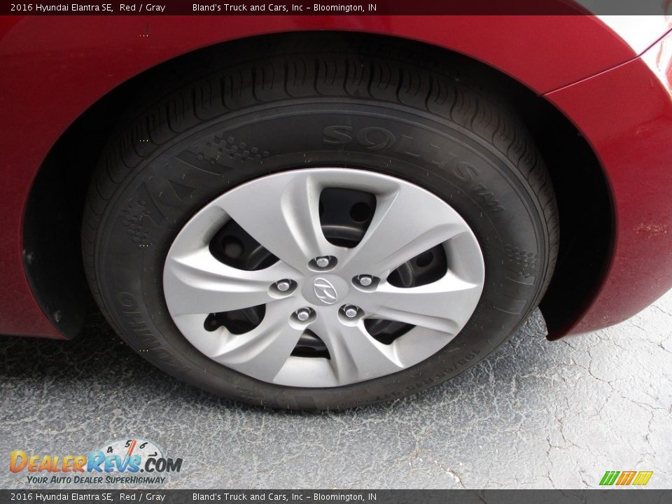 2016 Hyundai Elantra SE Red / Gray Photo #23