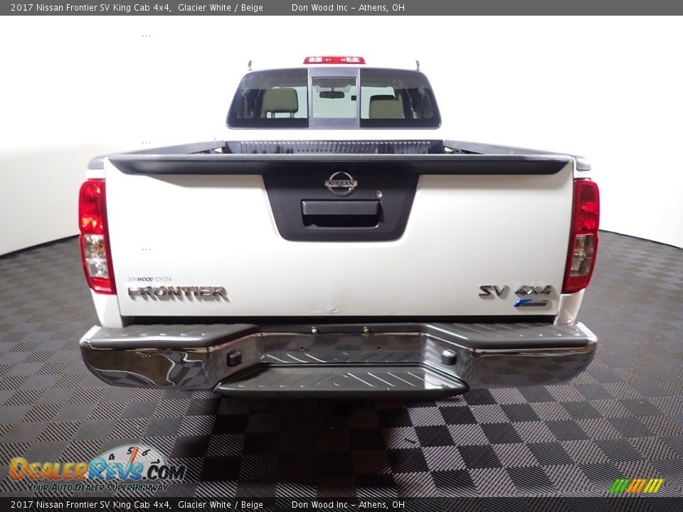 2017 Nissan Frontier SV King Cab 4x4 Glacier White / Beige Photo #6