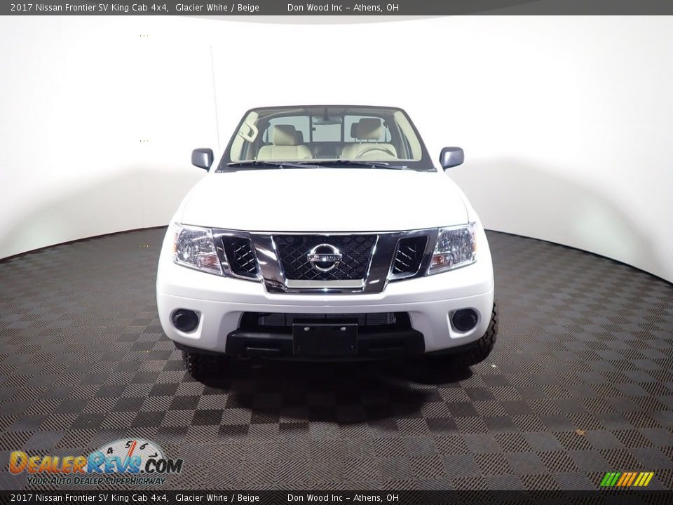 2017 Nissan Frontier SV King Cab 4x4 Glacier White / Beige Photo #10