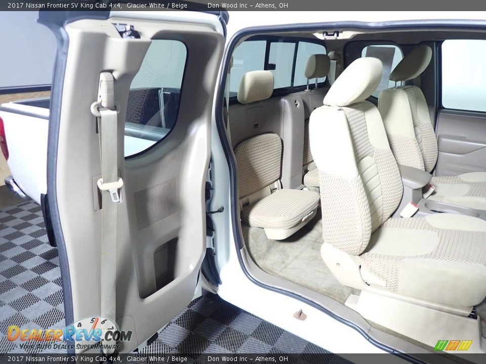 Rear Seat of 2017 Nissan Frontier SV King Cab 4x4 Photo #26