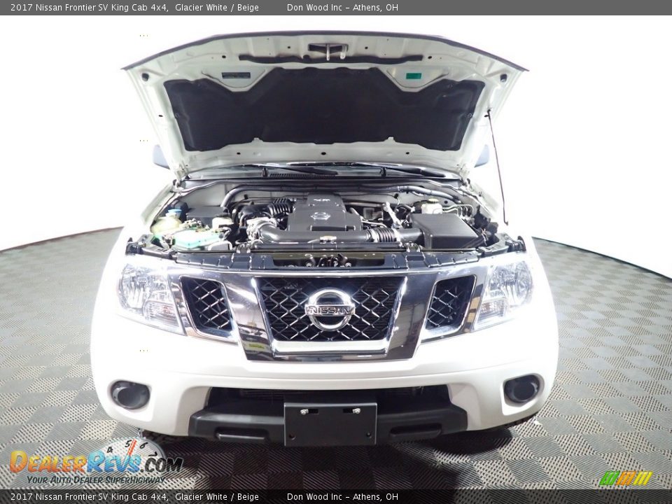 2017 Nissan Frontier SV King Cab 4x4 Glacier White / Beige Photo #29