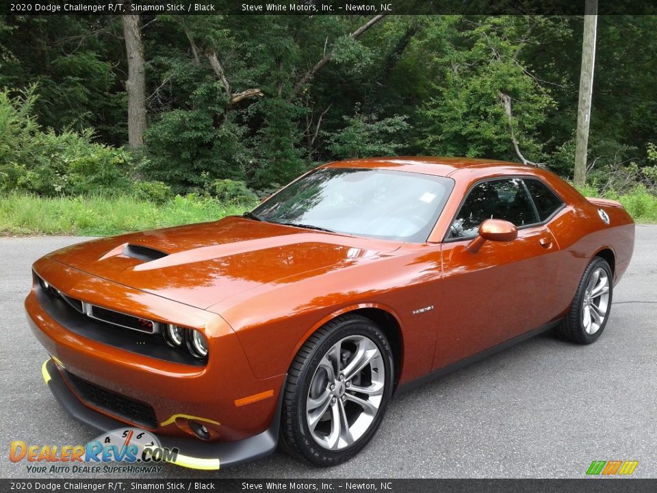 Front 3/4 View of 2020 Dodge Challenger R/T Photo #2