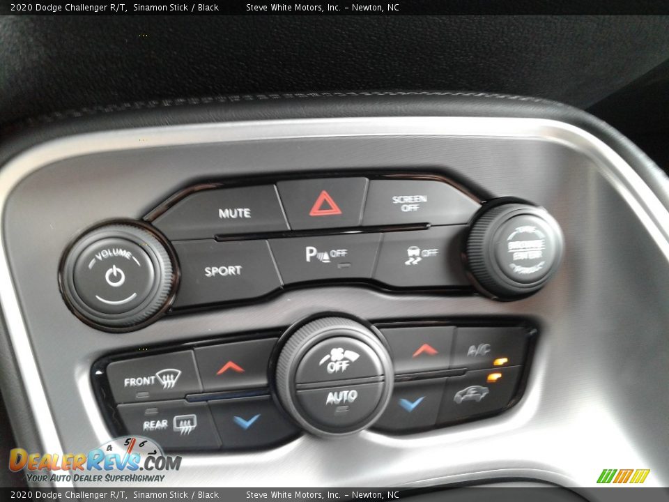 Controls of 2020 Dodge Challenger R/T Photo #22
