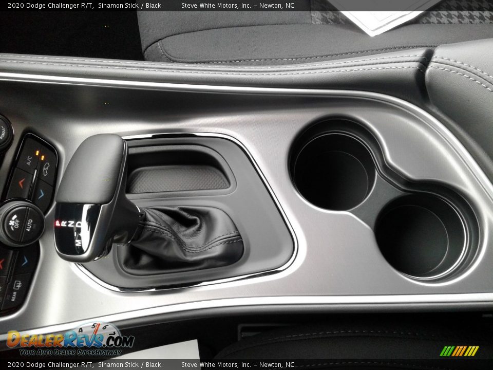 2020 Dodge Challenger R/T Shifter Photo #23