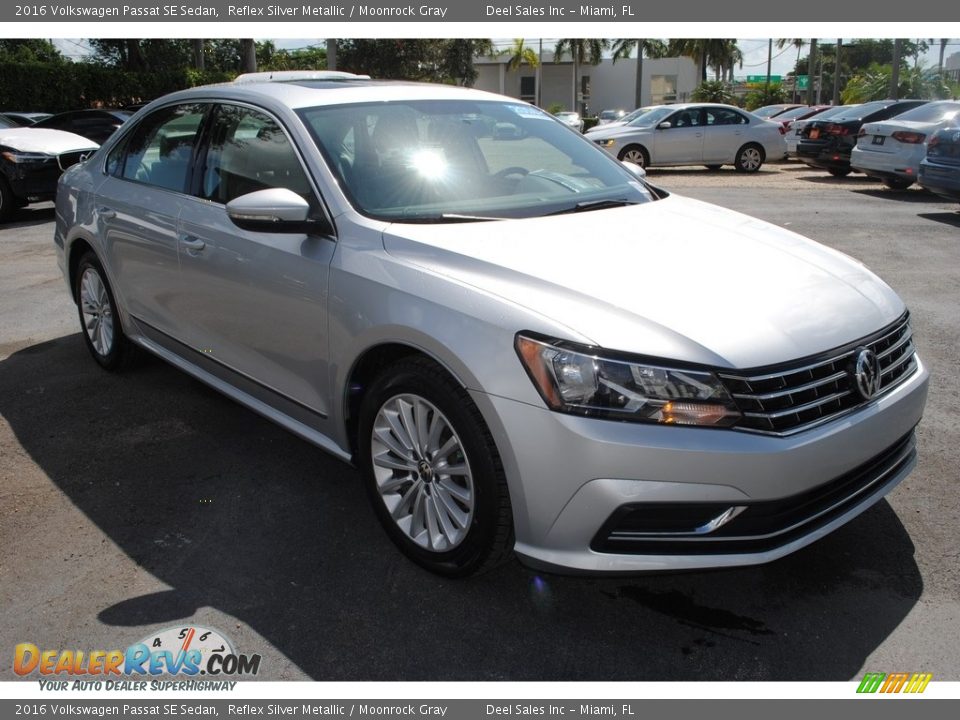 Reflex Silver Metallic 2016 Volkswagen Passat SE Sedan Photo #2