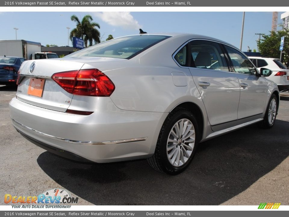 Reflex Silver Metallic 2016 Volkswagen Passat SE Sedan Photo #10