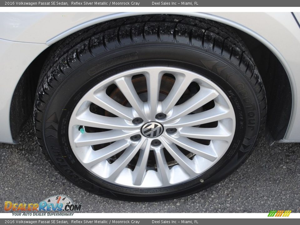 2016 Volkswagen Passat SE Sedan Wheel Photo #11