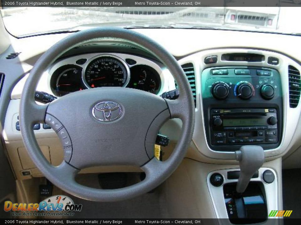 2006 Toyota Highlander Hybrid Bluestone Metallic / Ivory Beige Photo #16