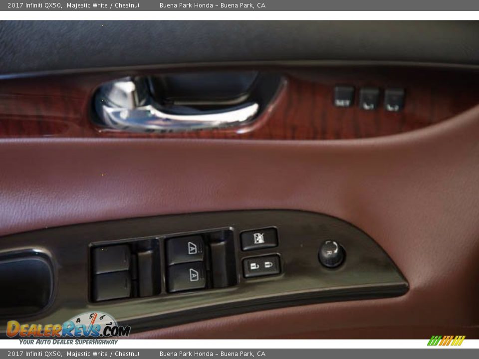 Door Panel of 2017 Infiniti QX50  Photo #28