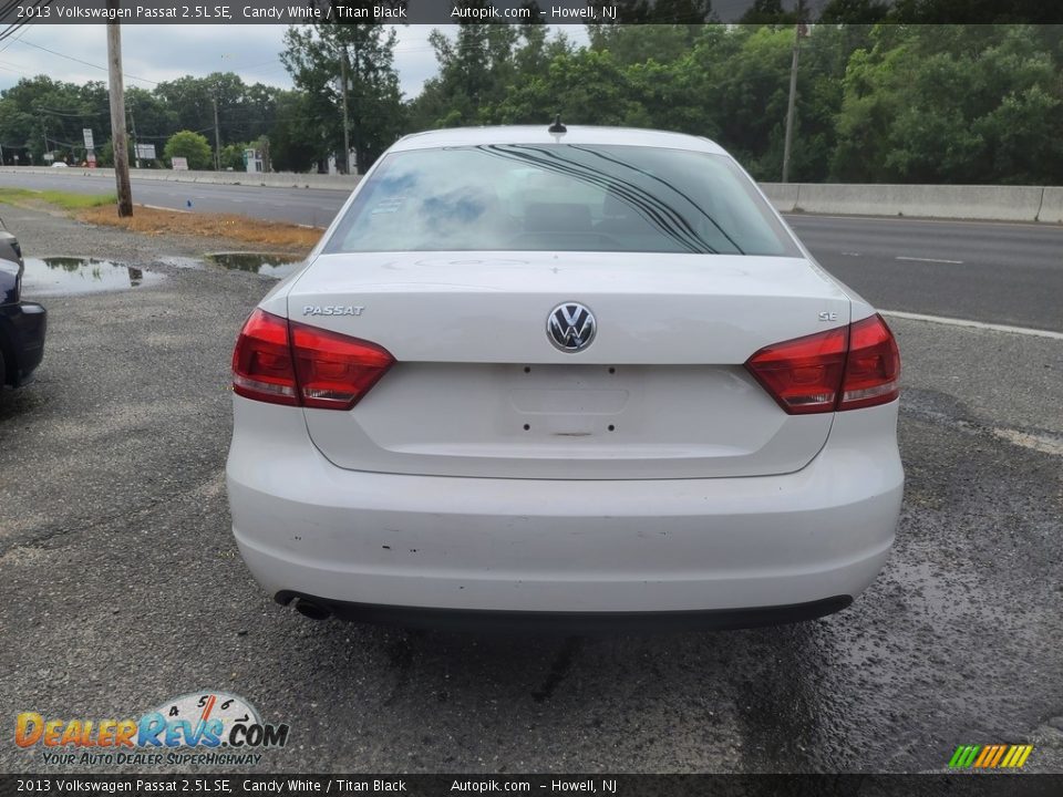 2013 Volkswagen Passat 2.5L SE Candy White / Titan Black Photo #4