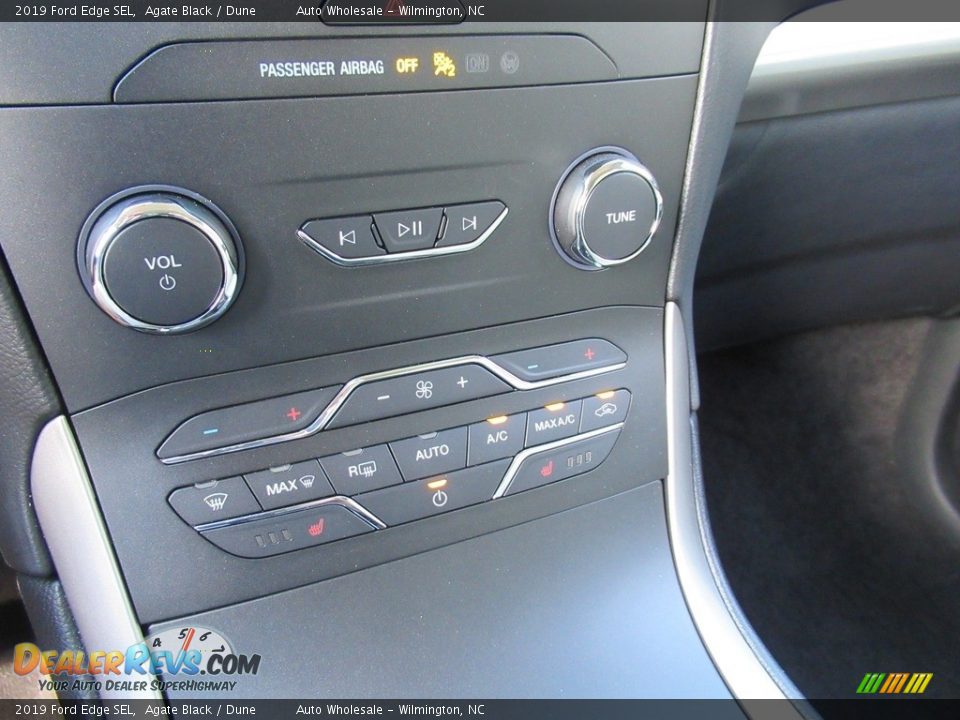 2019 Ford Edge SEL Agate Black / Dune Photo #17