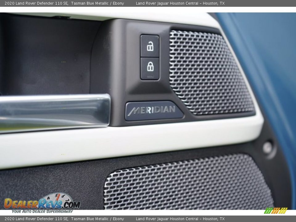 Controls of 2020 Land Rover Defender 110 SE Photo #12