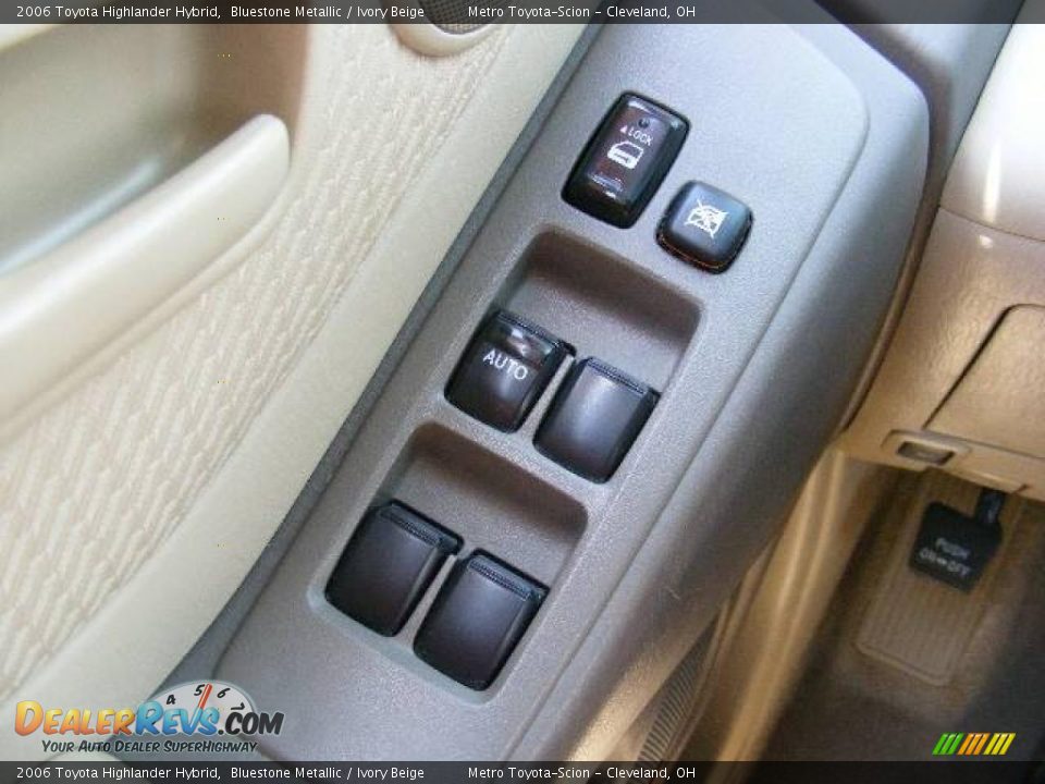 2006 Toyota Highlander Hybrid Bluestone Metallic / Ivory Beige Photo #23