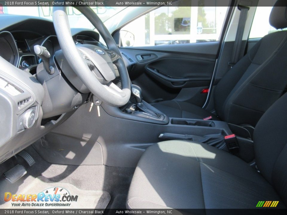 2018 Ford Focus S Sedan Oxford White / Charcoal Black Photo #11