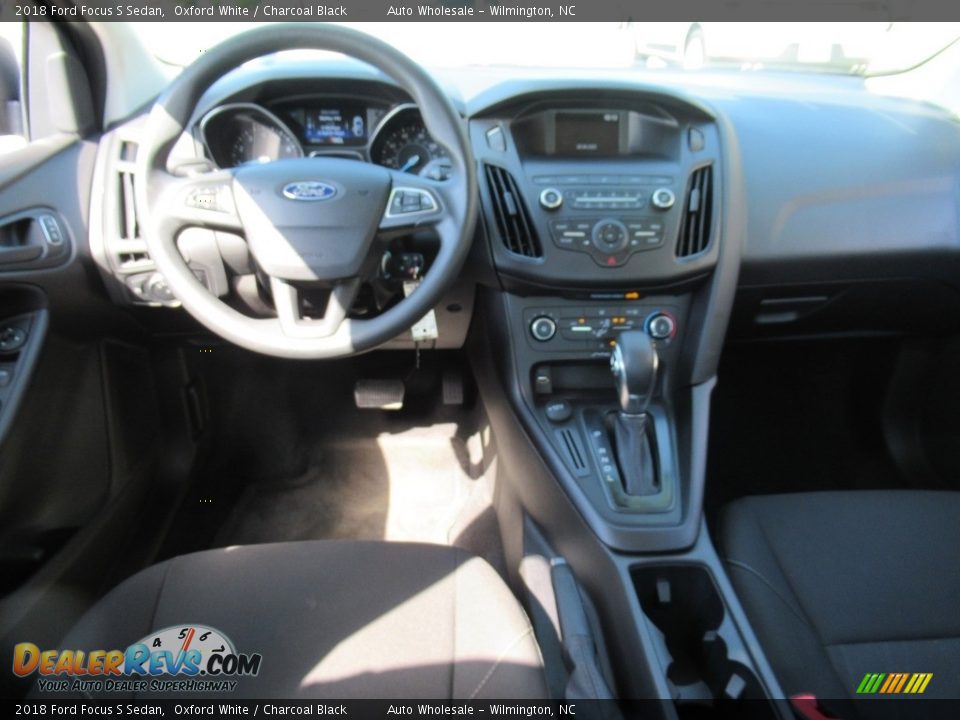 2018 Ford Focus S Sedan Oxford White / Charcoal Black Photo #15
