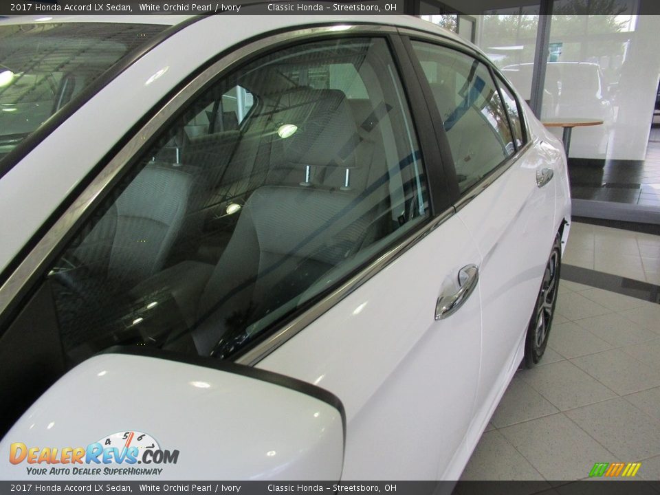 2017 Honda Accord LX Sedan White Orchid Pearl / Ivory Photo #8