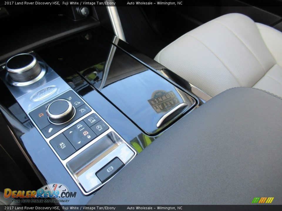 2017 Land Rover Discovery HSE Fuji White / Vintage Tan/Ebony Photo #19